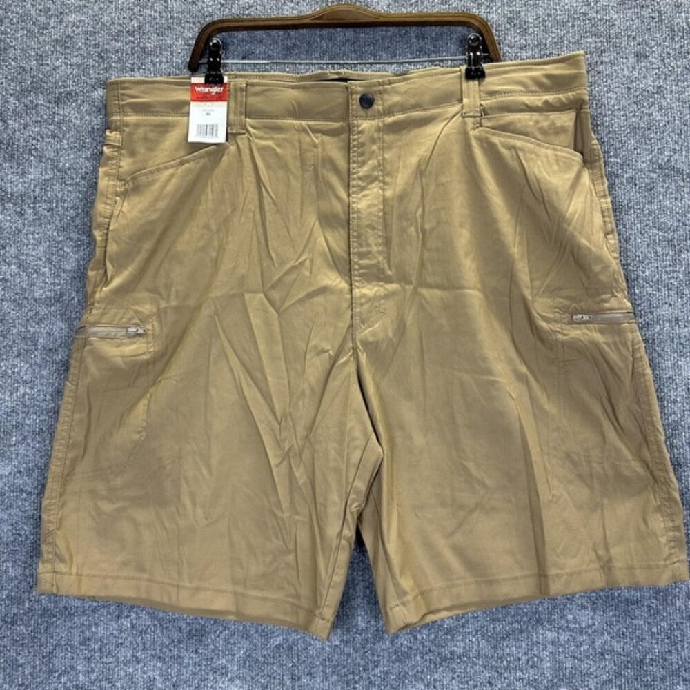 Wrangler Authentics Shorts Mens 44 Beige Nylon Cargo 10 Inseam Quick Dry Stretch